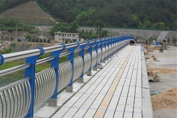 黄南不锈钢桥梁灯光护栏